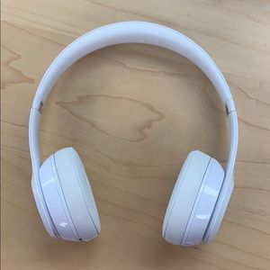 Beats Solo3 Wireless Headphones-Gloss White
